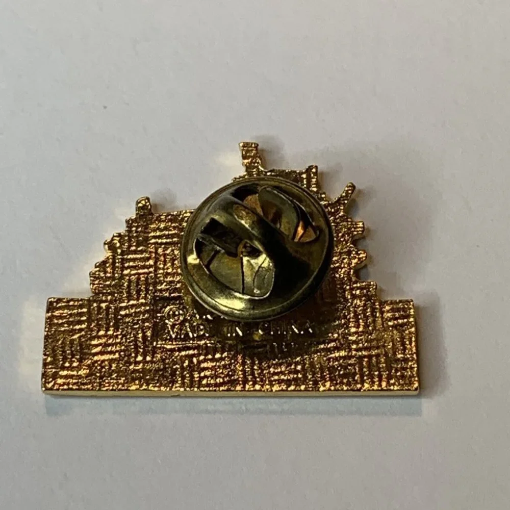 Discovery III Riverboat - Fairbanks, Alaska Lapel Pin Pinback - Picture 2 of 5